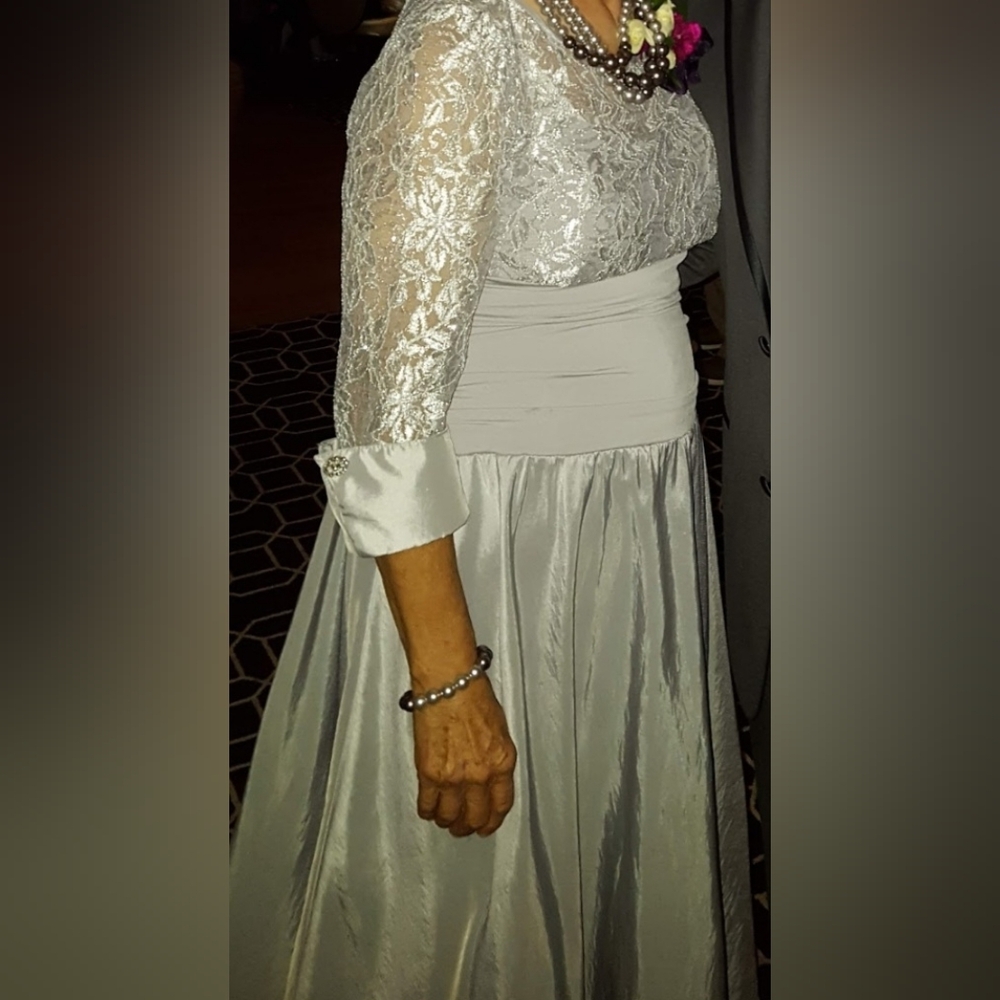 Jessica Howard Silver Lace Dress